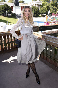 In Käfers Wiesn-Schänke auf dem Oktoberfest 2018 in München