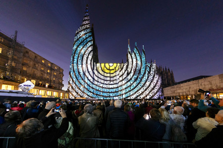 Lichtspektakel 'Dona Nobis Pacem' in Köln