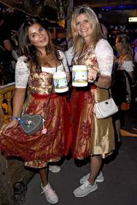 In Käfers Wiesn-Schänke auf dem Oktoberfest 2018 in München