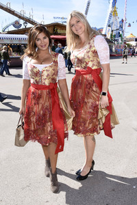 3. Wiesn Charity Lunch im Festzelt Zur Bratwurst beim Oktoberfest 2018 in München