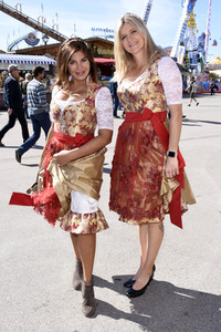 3. Wiesn Charity Lunch im Festzelt Zur Bratwurst beim Oktoberfest 2018 in München