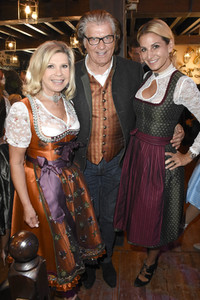 3. Wiesn Charity Lunch im Festzelt Zur Bratwurst beim Oktoberfest 2018 in München