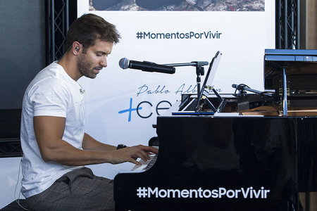 Pablo Alborán präsentiert 'Momentos por vivir' im Madrid