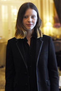 Exklusives Photoshooting mit Mia Goth, San Sebastian Film Festival 2018