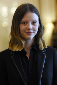 Exklusives Photoshooting mit Mia Goth, San Sebastian Film Festival 2018