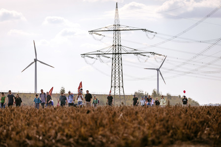 Großdemo 'Wald retten - Kohle stoppen' am Hambacher Wald