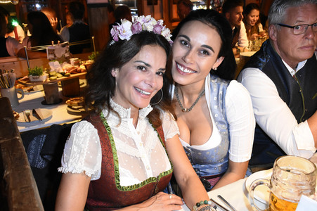 In Käfers Wiesn-Schänke auf dem Oktoberfest 2018 in München