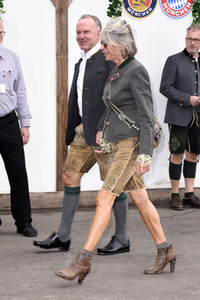 FC Bayern München Wiesnbesuch in Käfers Wiesn-Schänke auf dem Oktoberfest 2018 in München