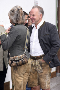 FC Bayern München Wiesnbesuch in Käfers Wiesn-Schänke auf dem Oktoberfest 2018 in München
