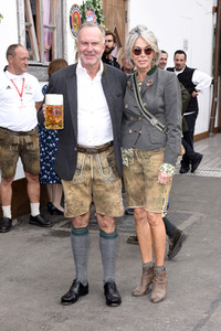 FC Bayern München Wiesnbesuch in Käfers Wiesn-Schänke auf dem Oktoberfest 2018 in München
