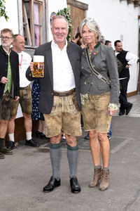 FC Bayern München Wiesnbesuch in Käfers Wiesn-Schänke auf dem Oktoberfest 2018 in München