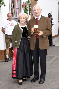 FC Bayern München Wiesnbesuch in Käfers Wiesn-Schänke auf dem Oktoberfest 2018 in München