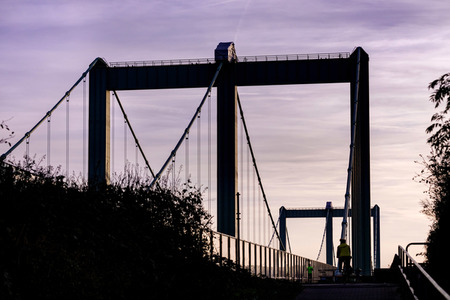 Symbolbild Rheinbrücke