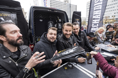 Straßenkonzert von The BossHoss in Berlin