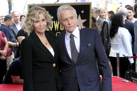 Michael Douglas erhält einen Stern auf dem Hollywood Walk of Fame in Los Angeles