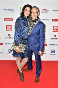 Goldene Bild der Frau 2018 in Hamburg