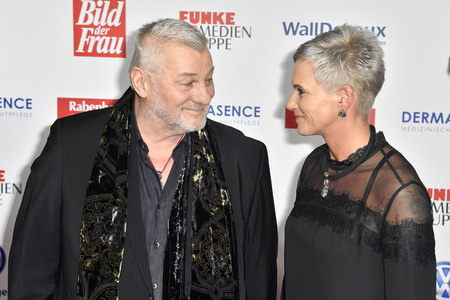 Goldene Bild der Frau 2018 in Hamburg