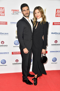 Goldene Bild der Frau 2018 in Hamburg