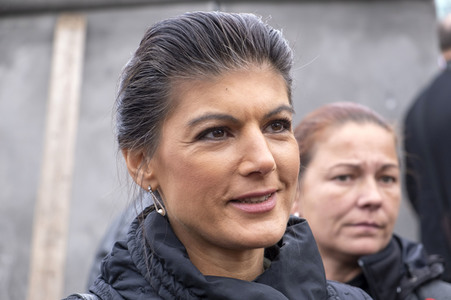 Kundgebung 'Aufstehen für eine neue soziale Demokratie' in Berlin