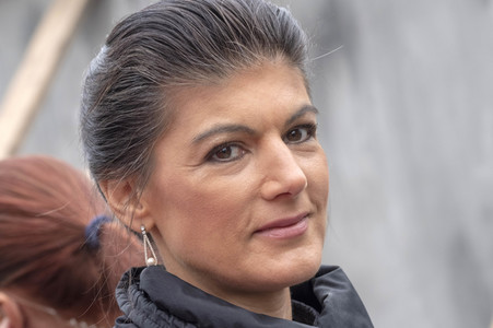 Kundgebung 'Aufstehen für eine neue soziale Demokratie' in Berlin