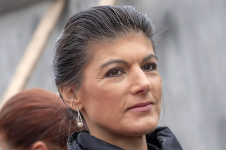 Kundgebung 'Aufstehen für eine neue soziale Demokratie' in Berlin