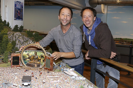 DJ Bobo besucht das Miniatur Wunderland in Hamburg