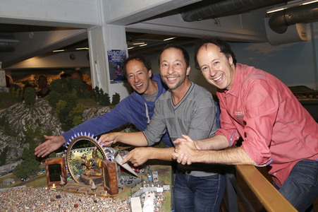 DJ Bobo besucht das Miniatur Wunderland in Hamburg