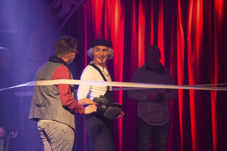 Premiere der Sarrasani Show 'Cirque FouFou' in Dresden