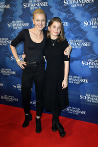 Deutschlandpremiere 'Der größte Schwanensee der Welt' in Berlin