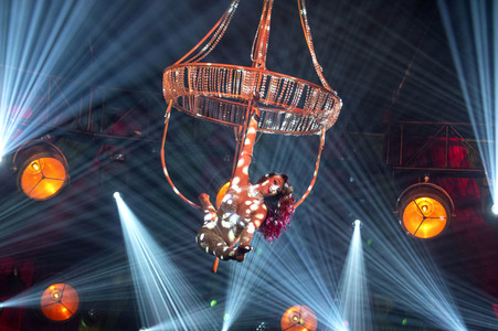 Premiere der Sarrasani Show 'Cirque FouFou' in Dresden