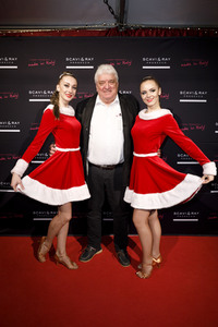 Premiere des Kölner Weihnachtscircus 2018 in Köln