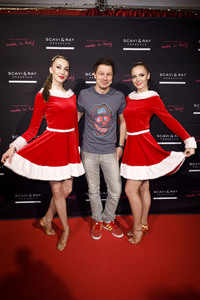 Premiere des Kölner Weihnachtscircus 2018 in Köln