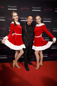 Premiere des Kölner Weihnachtscircus 2018 in Köln