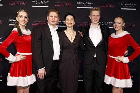 Premiere des Kölner Weihnachtscircus 2018 in Köln