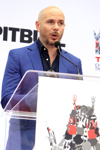 Hand and Footprint Ceremony mit Pitbull in Los Angeles