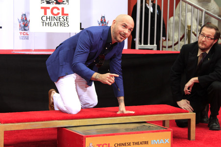 Hand and Footprint Ceremony mit Pitbull in Los Angeles