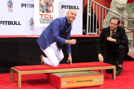 Hand and Footprint Ceremony mit Pitbull in Los Angeles