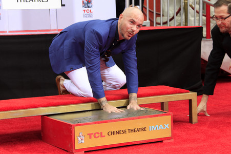 Hand and Footprint Ceremony mit Pitbull in Los Angeles