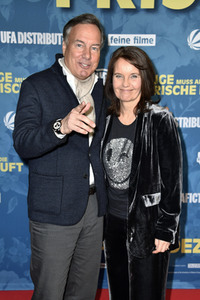 Filmpremiere 'Der Junge muss an die frische Luft' in Berlin