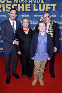 Filmpremiere 'Der Junge muss an die frische Luft' in München