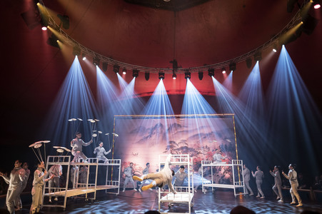 Premiere der Jubiläumsshow '30 Jahre Chinesischer Nationalcircus' in Hannover