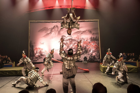 Premiere der Jubiläumsshow '30 Jahre Chinesischer Nationalcircus' in Hannover