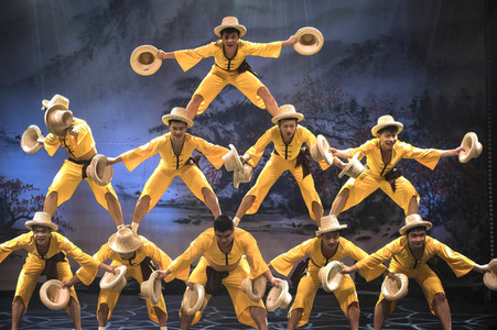Premiere der Jubiläumsshow '30 Jahre Chinesischer Nationalcircus' in Hannover