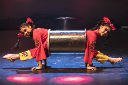 Premiere der Jubiläumsshow '30 Jahre Chinesischer Nationalcircus' in Hannover