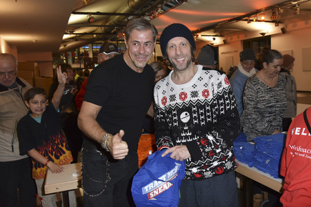 24. Weihnachtsfeier für Obdachlose und Bedürftige in Berlin