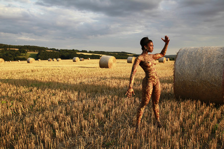 'FARBKÖRPER: Bodypainting-Aspekte' Kalender 2019