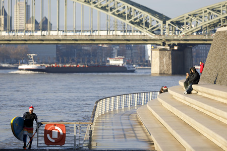 Symbolbild Rheinpegel
