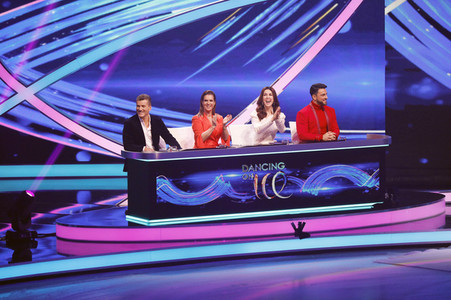 1. Live-Sendung der TV Show 'Dancing on Ice' in Köln