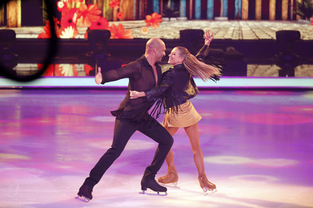 1. Live-Sendung der TV Show 'Dancing on Ice' in Köln