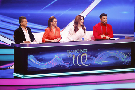1. Live-Sendung der TV Show 'Dancing on Ice' in Köln